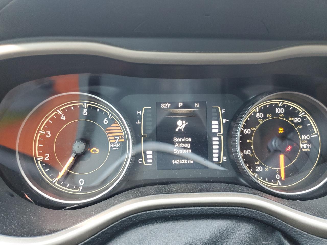 2016 Jeep Cherokee - zdjęcie 9