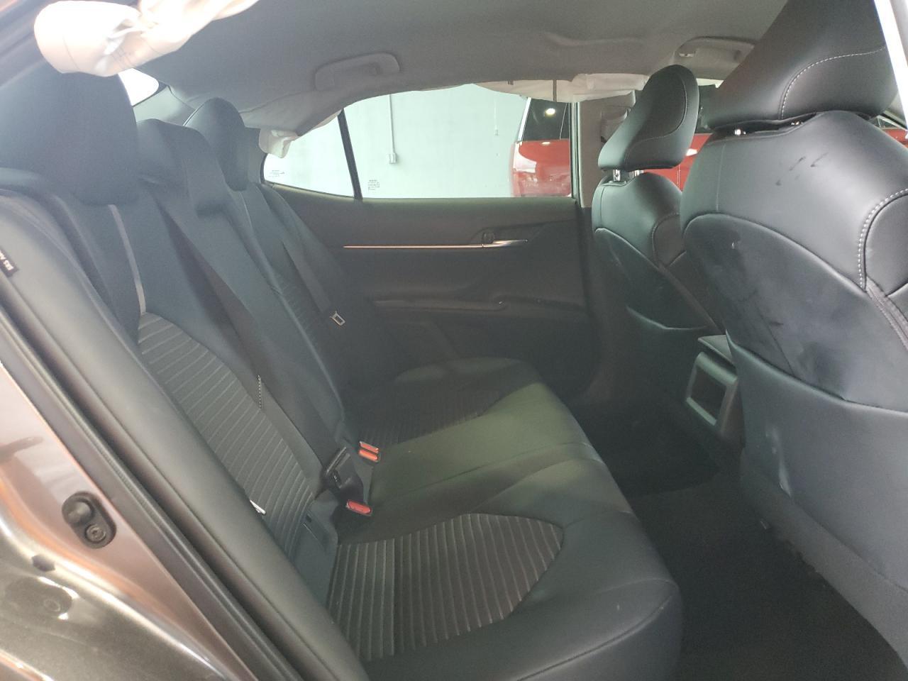 2020 Toyota Camry Se - zdjęcie 10