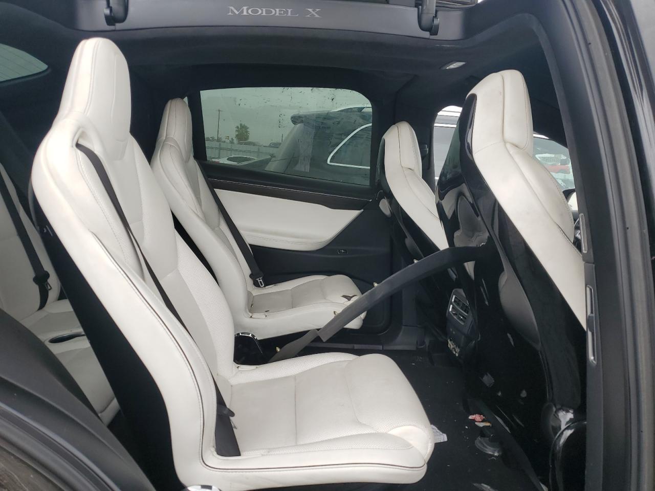 2016 Tesla Model X - zdjęcie 11