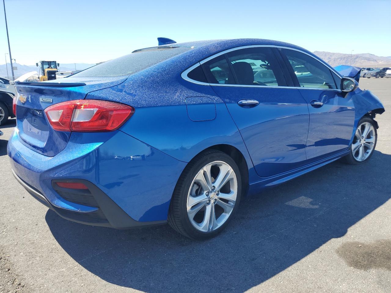 2018 Chevrolet Cruze Premier - zdjęcie 3