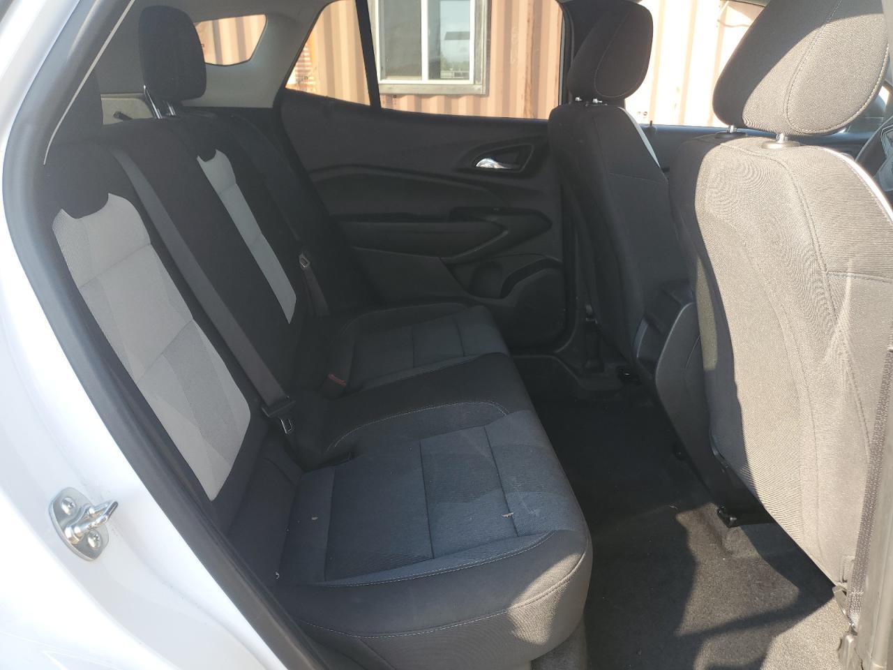 2025 Chevrolet Trax Ls - zdjęcie 10