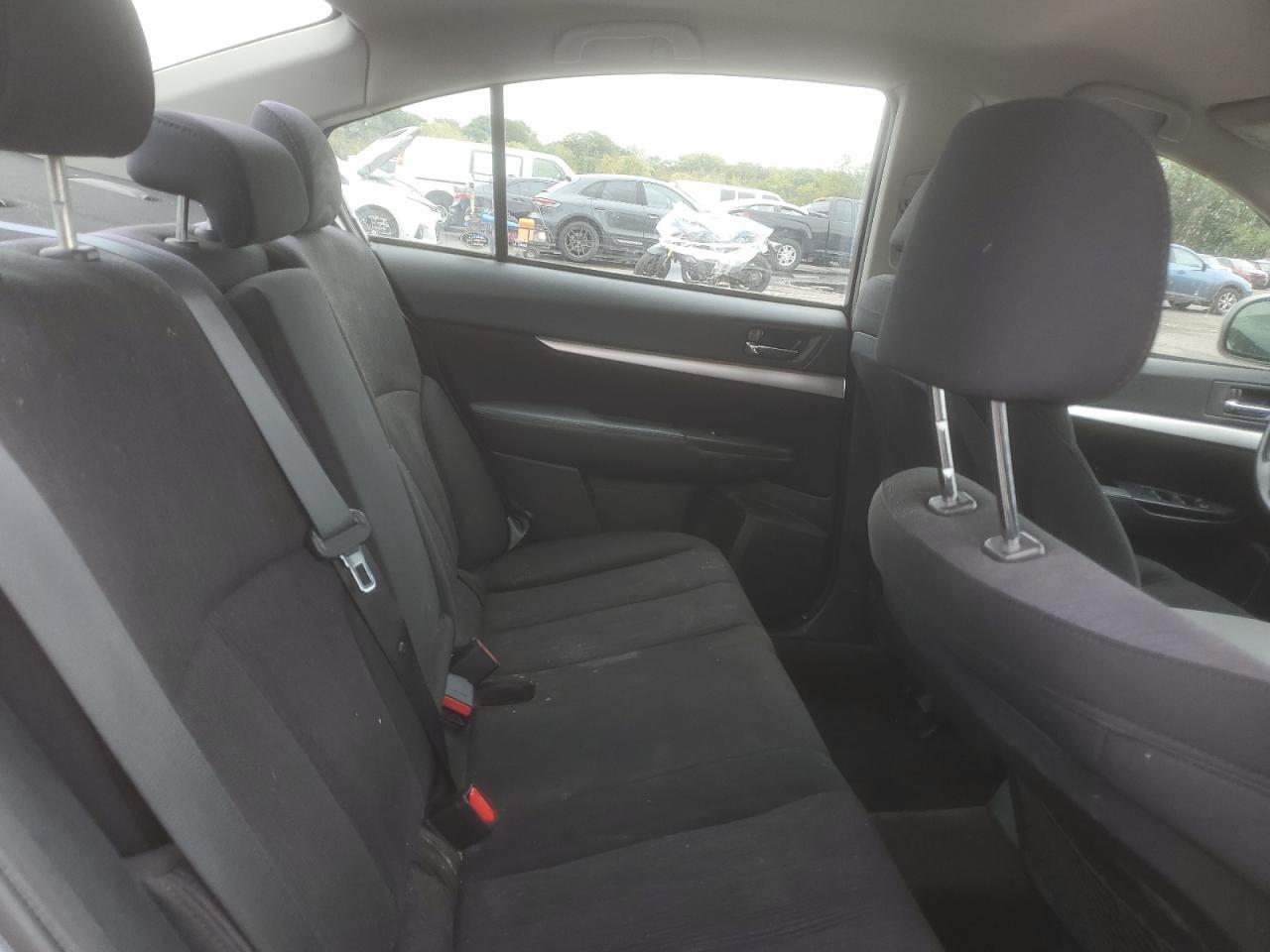 2014 Subaru Legacy 2.5I Premium - zdjęcie 10