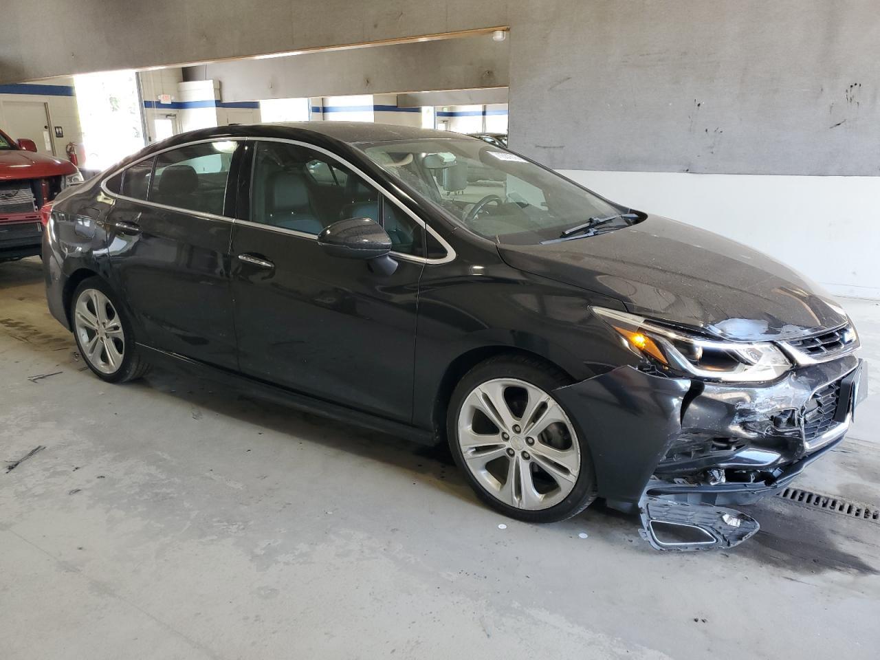 2017 Chevrolet Cruze Premier - zdjęcie 4