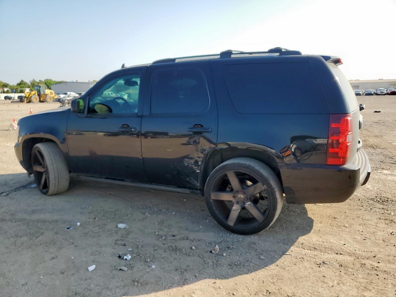2013 Chevrolet Tahoe C1500 Ltz - zdjęcie 2
