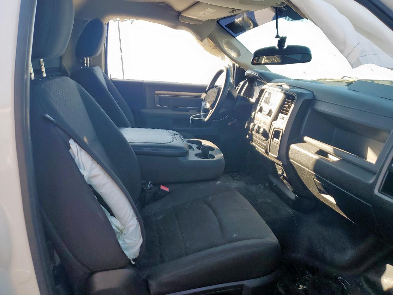 2020 RAM 1500 - zdjęcie 10