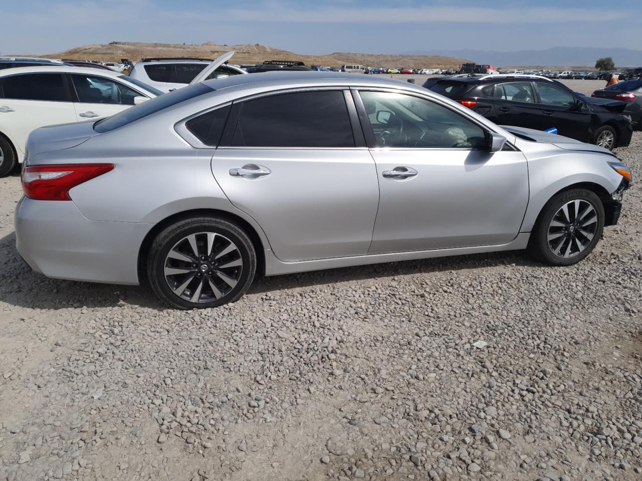 2017 Nissan Altima 2.5 - zdjęcie 3