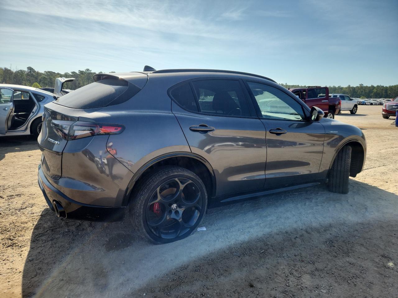 2024 Alfa Romeo Stelvio Ti - zdjęcie 3