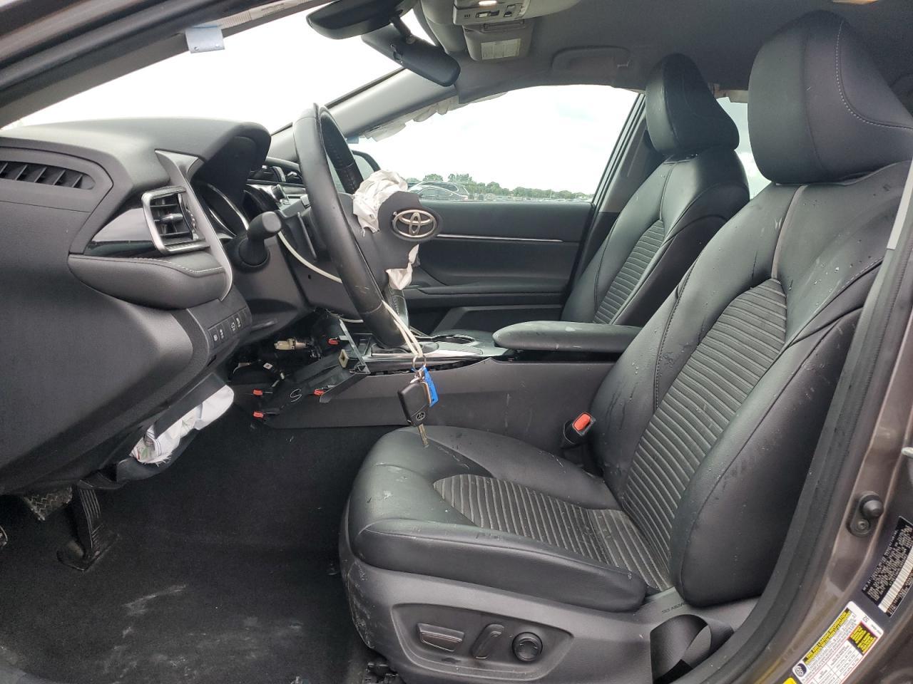 2020 Toyota Camry Se - zdjęcie 7
