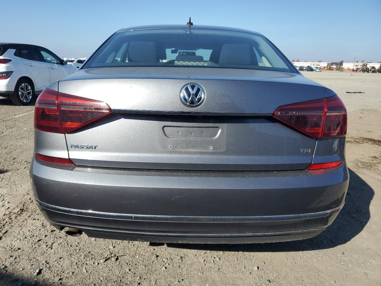 2017 Volkswagen Passat - zdjęcie 6