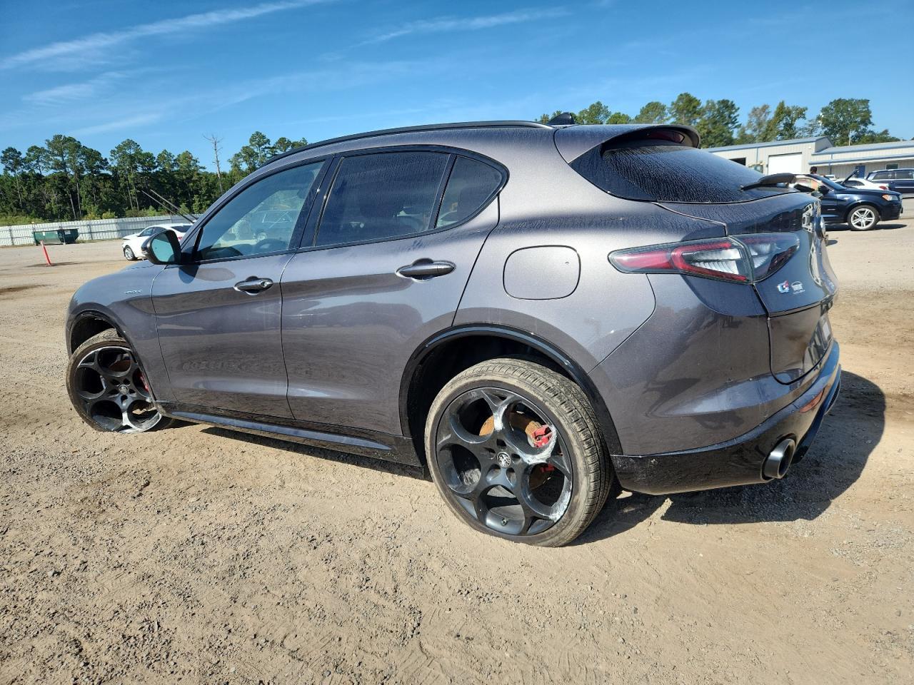 2024 Alfa Romeo Stelvio Ti - zdjęcie 2