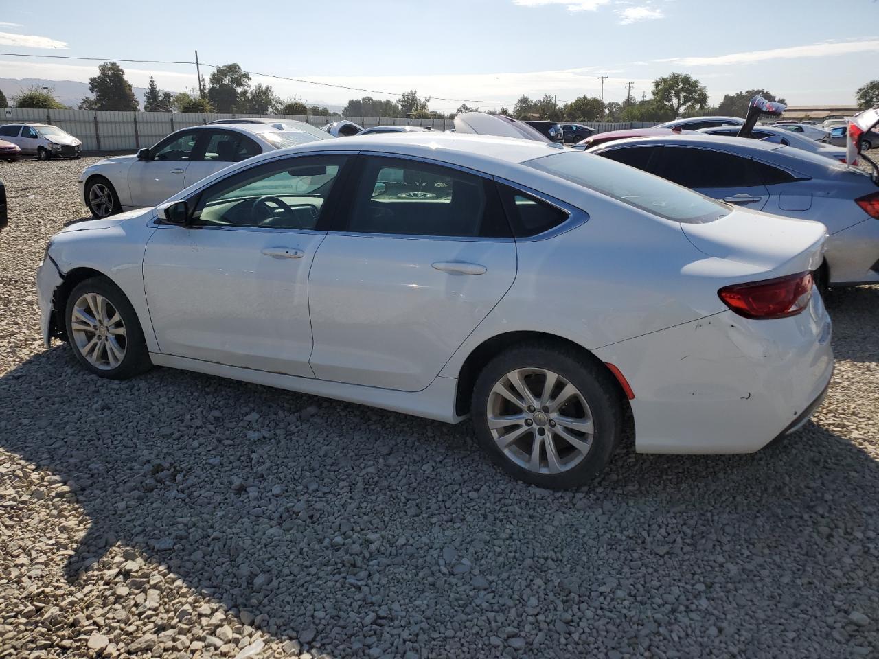 2016 Chrysler 200 Limited - zdjęcie 2