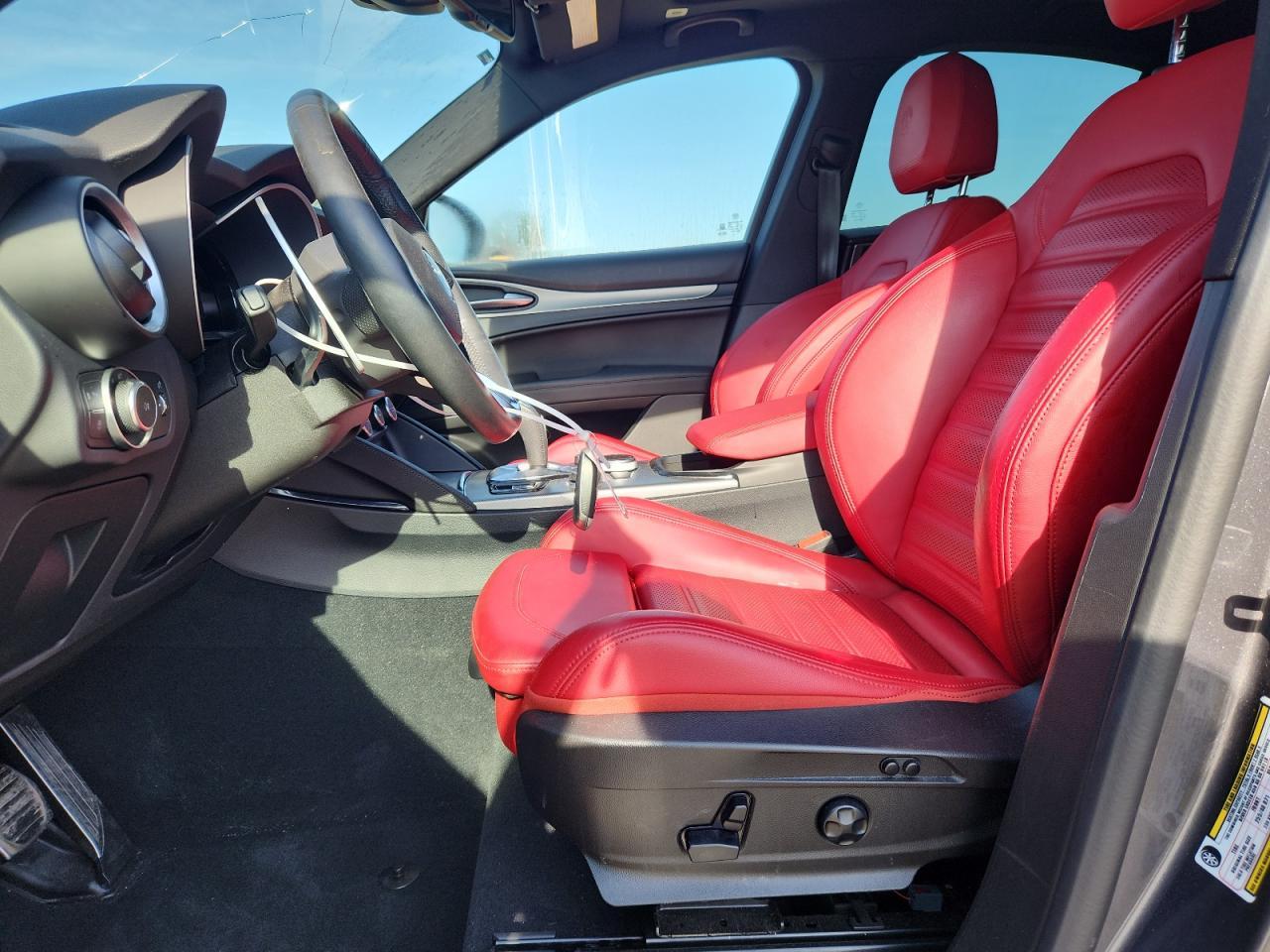 2024 Alfa Romeo Stelvio Ti - zdjęcie 7