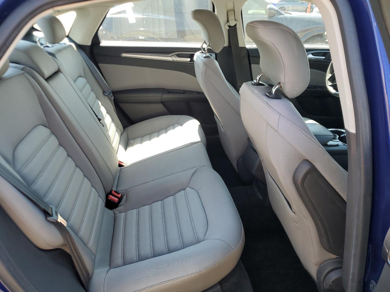 2015 Ford Fusion - zdjęcie 10