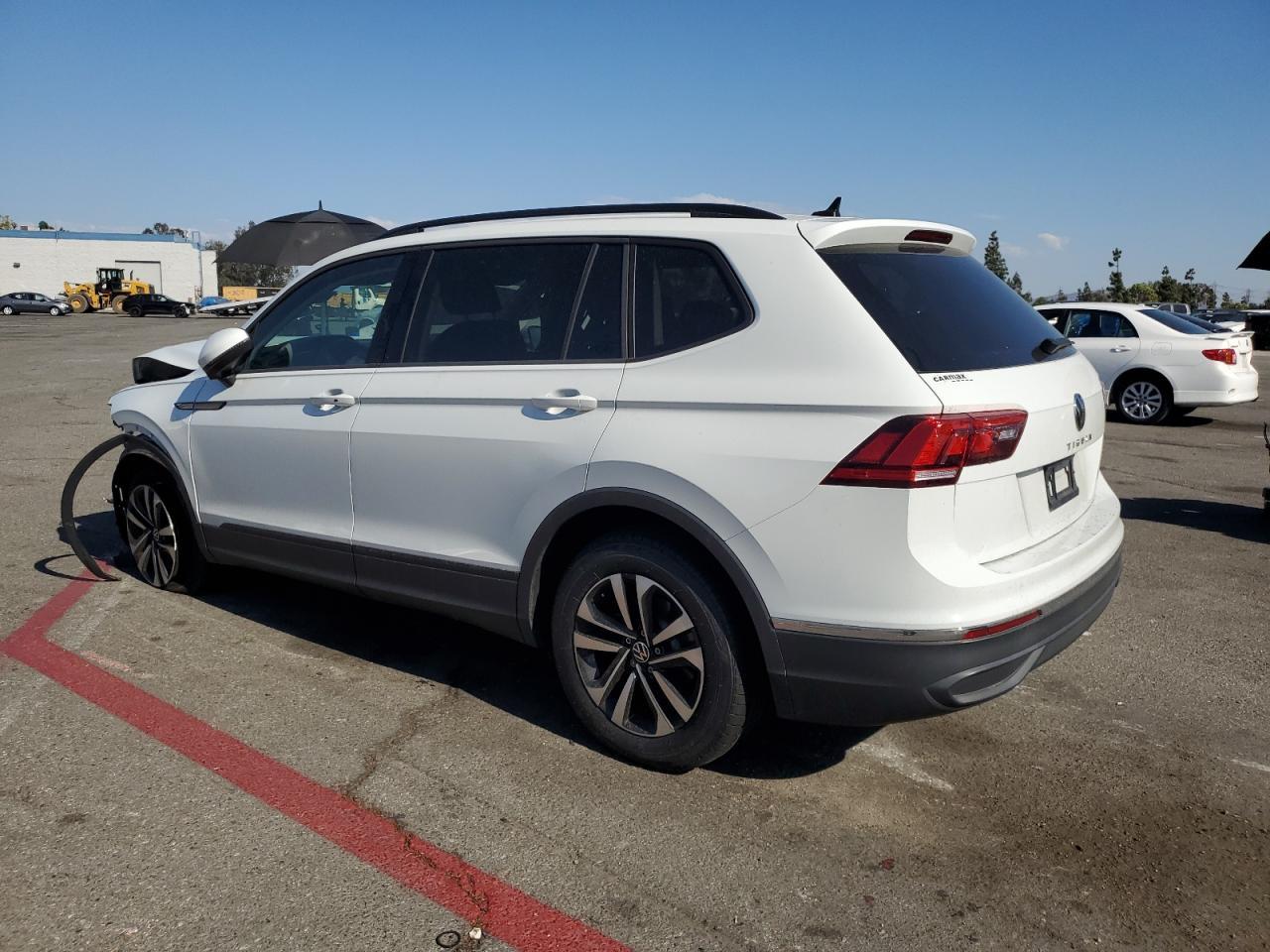 2023 Volkswagen Tiguan S - zdjęcie 2