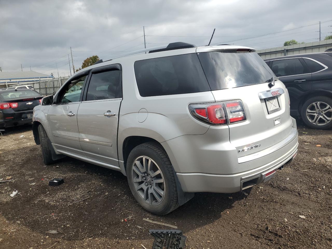 2014 GMC Acadia Denali - zdjęcie 2