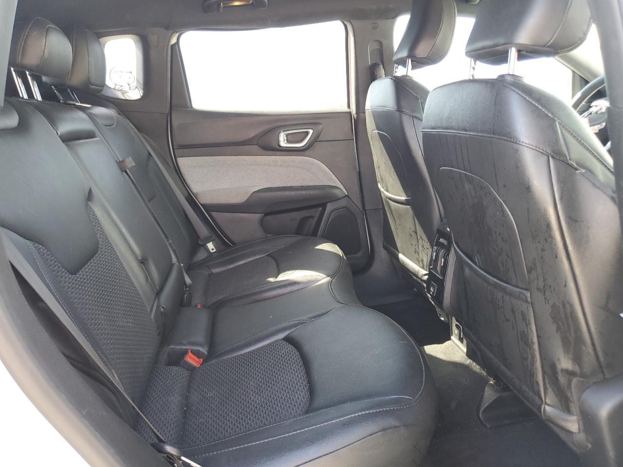 2025 Jeep Compass Latitude - zdjęcie 11