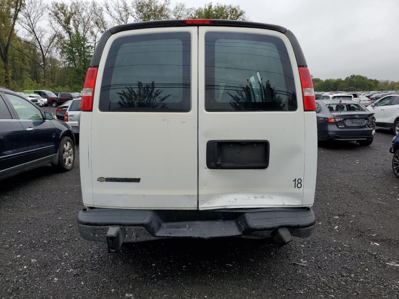 2018 Chevrolet Express G2500 - zdjęcie 6