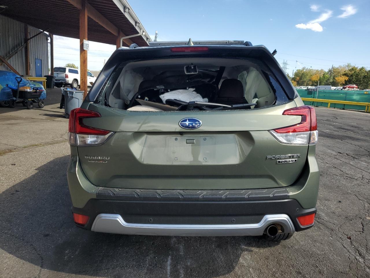 2021 Subaru Forester Touring - zdjęcie 6
