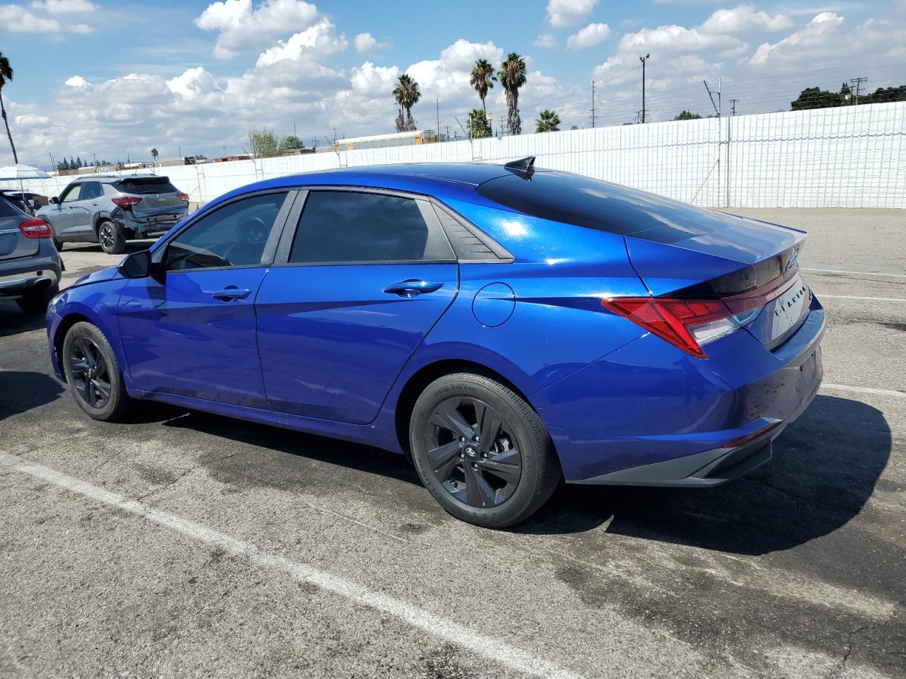2023 Hyundai Elantra Blue - zdjęcie 2