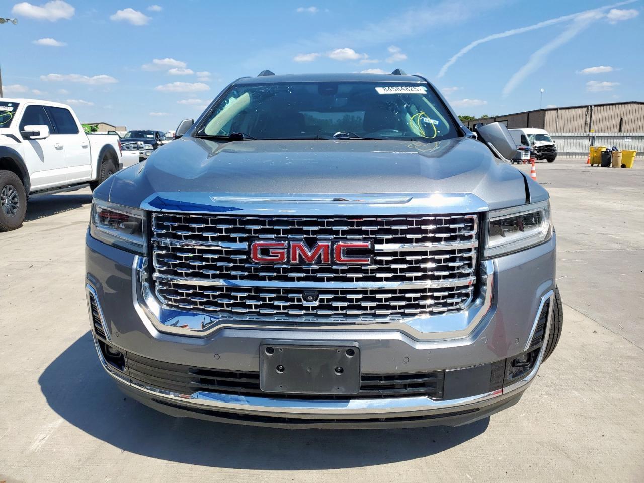 2021 GMC Acadia Denali - zdjęcie 5