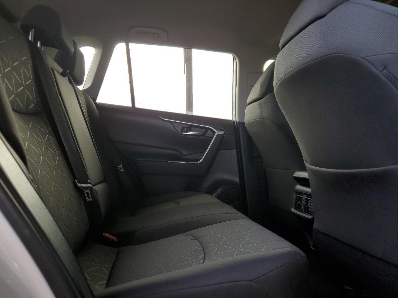 2022 Toyota Rav4 Xle - zdjęcie 11