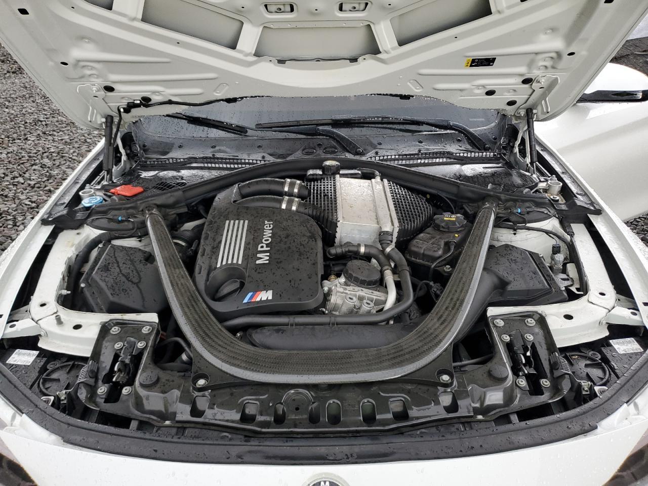 2017 BMW M4 - zdjęcie 11