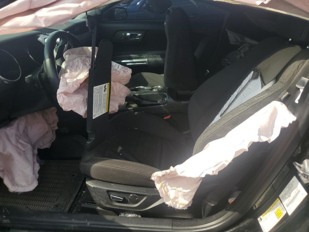 2017 Ford Mustang - zdjęcie 7