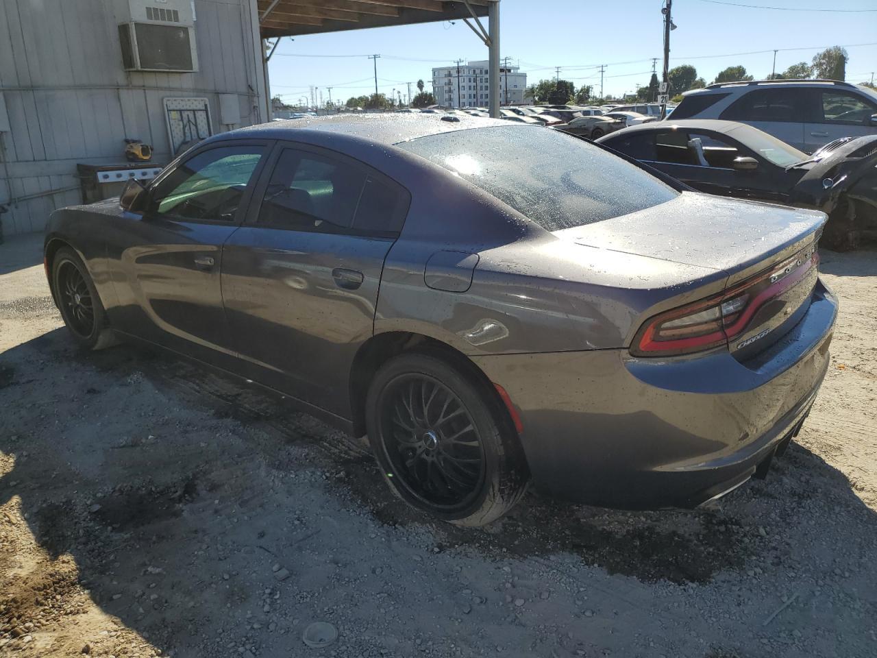 2015 Dodge Charger - zdjęcie 2