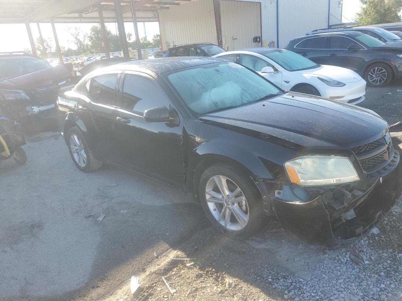 2013 Dodge Avenger - zdjęcie 4