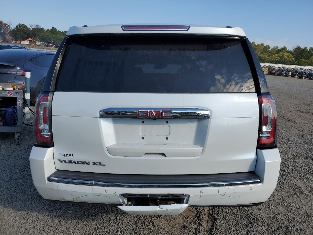 2016 GMC Yukon - zdjęcie 6