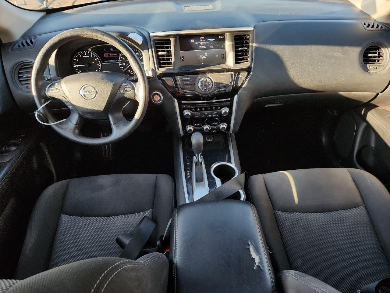 2020 Nissan Pathfinder S - zdjęcie 8