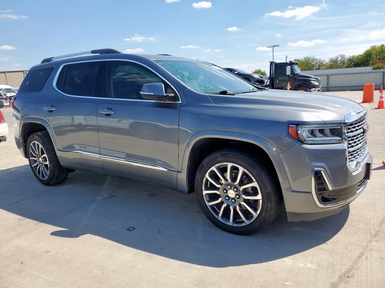 2021 GMC Acadia Denali - zdjęcie 4