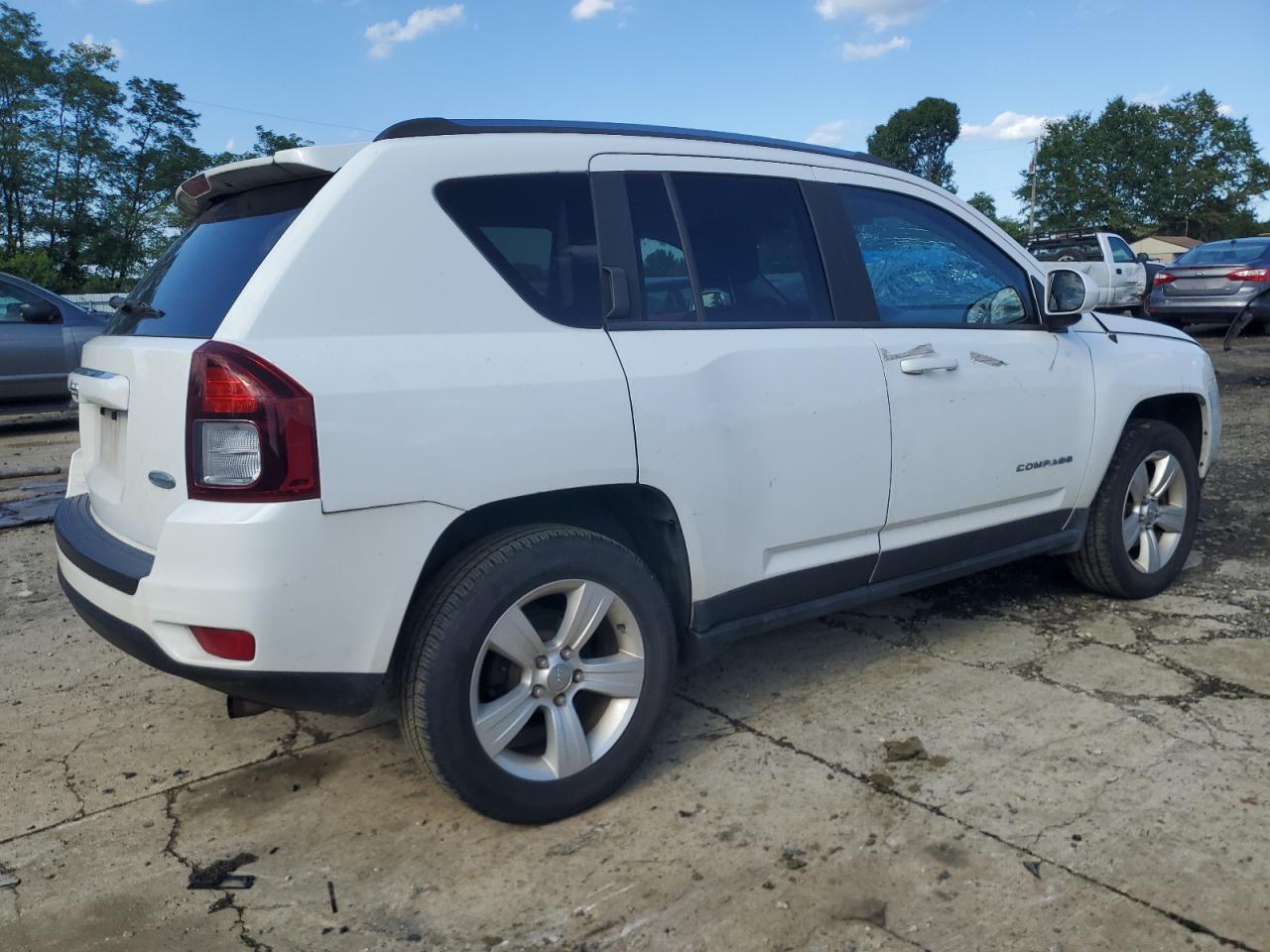 2014 Jeep Compass Latitude - zdjęcie 3