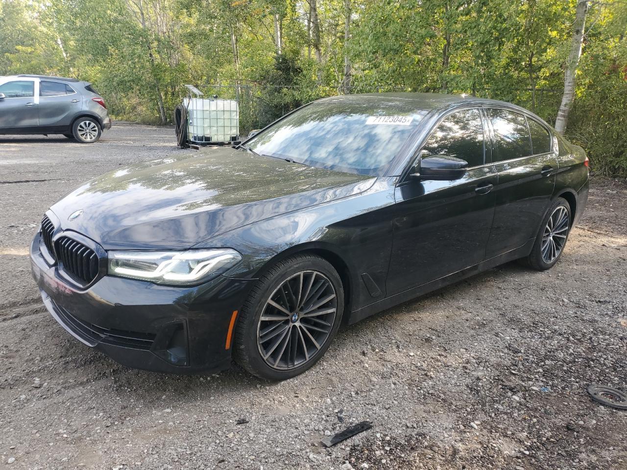 2021 BMW Seria 5 - zdjęcie główne