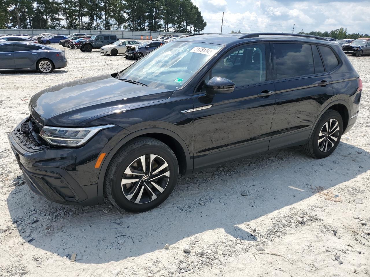 2022 Volkswagen Tiguan S - zdjęcie główne