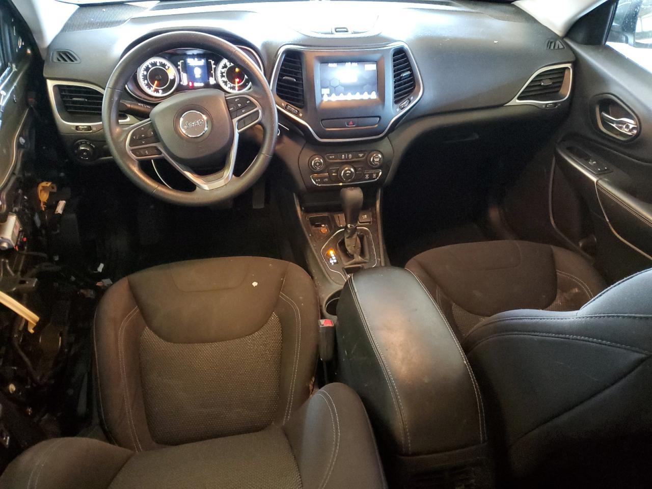 2019 Jeep Cherokee - zdjęcie 8