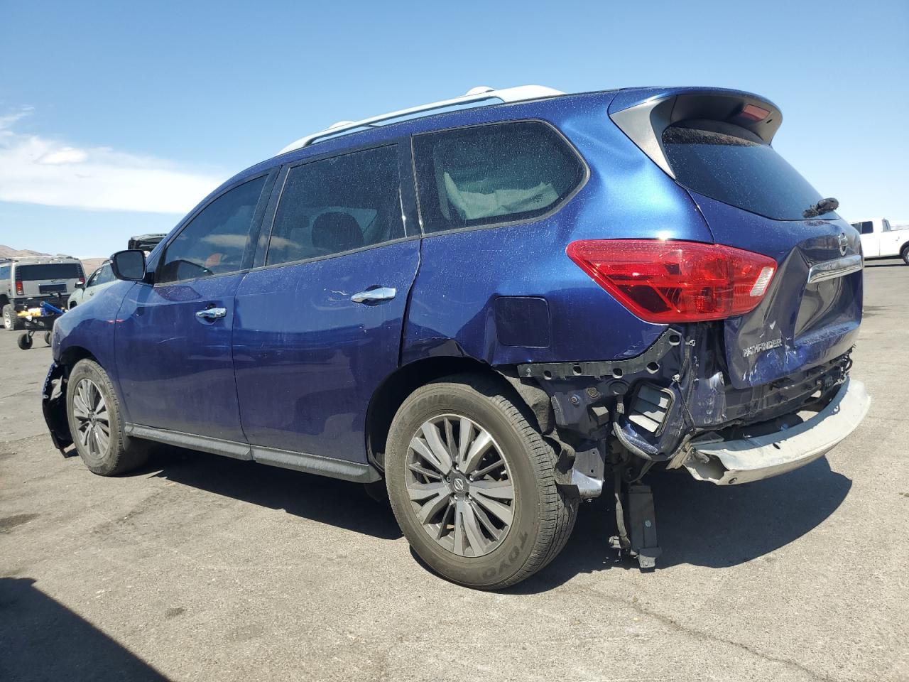 2018 Nissan Pathfinder S - zdjęcie 2