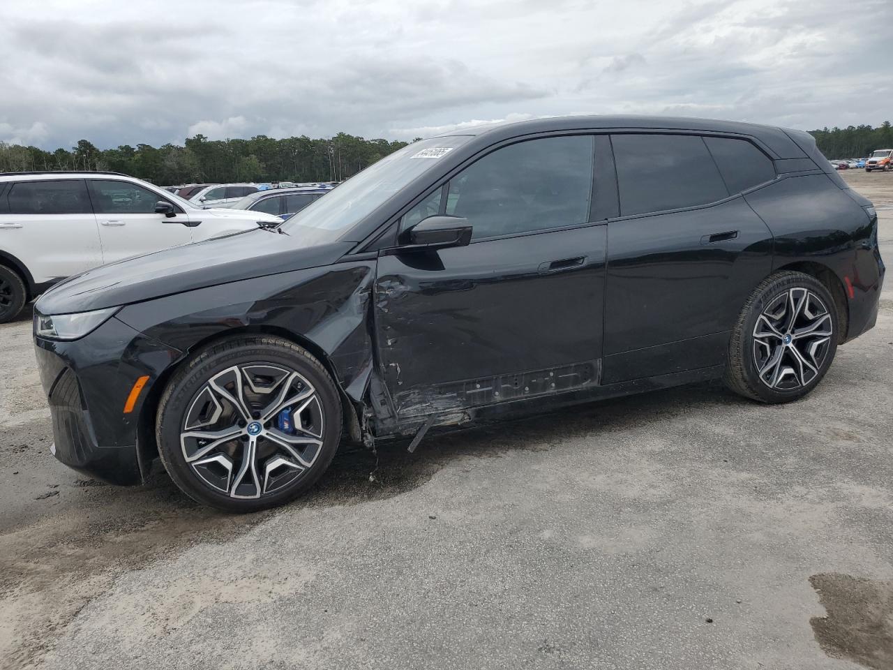 2023 BMW iX - zdjęcie główne