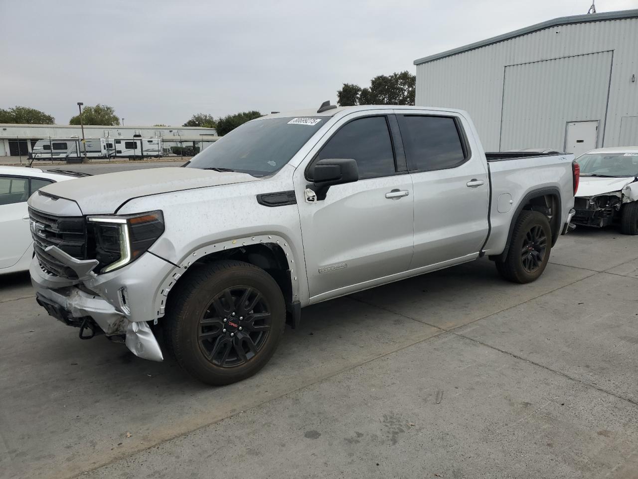 2022 GMC Sierra - zdjęcie główne