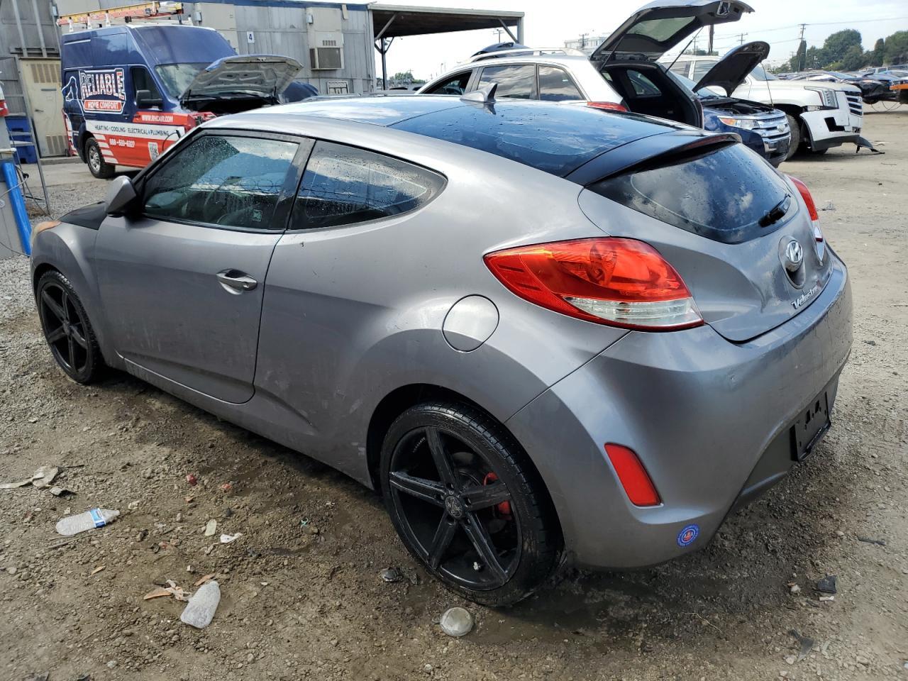 2014 Hyundai Veloster Base - zdjęcie 2