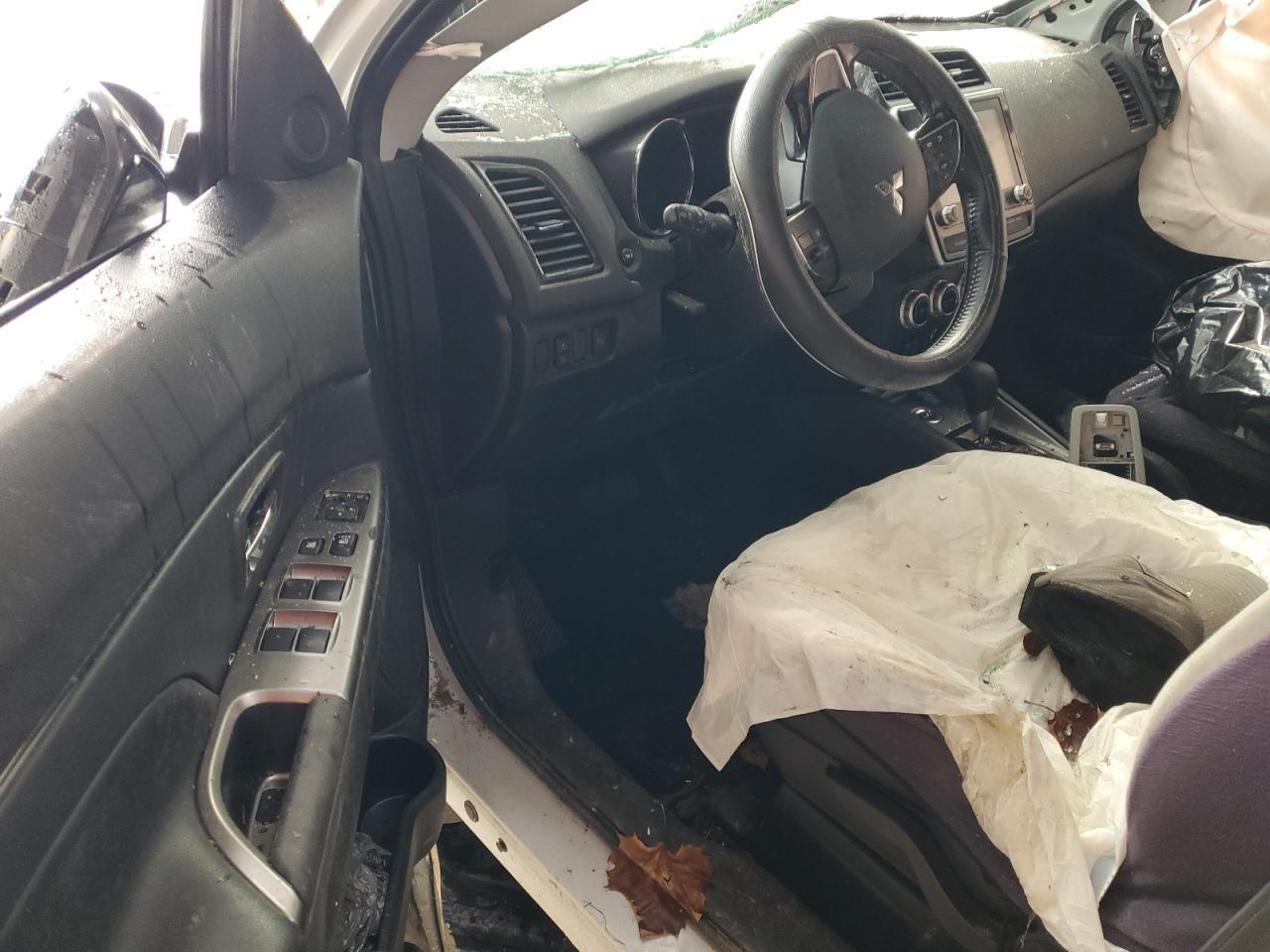 2023 Mitsubishi Outlander - zdjęcie 8