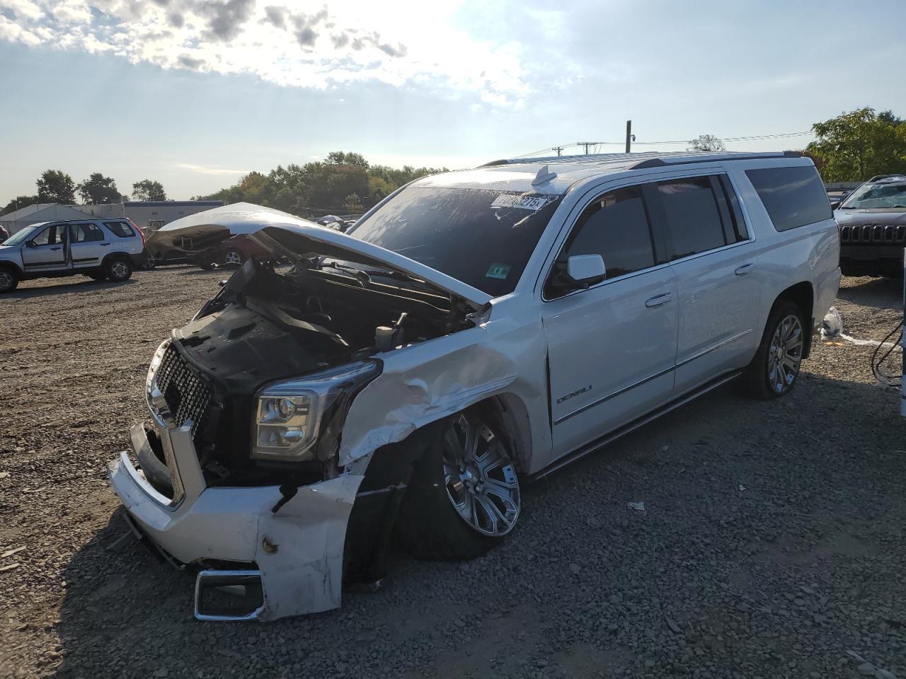 2016 GMC Yukon - zdjęcie główne