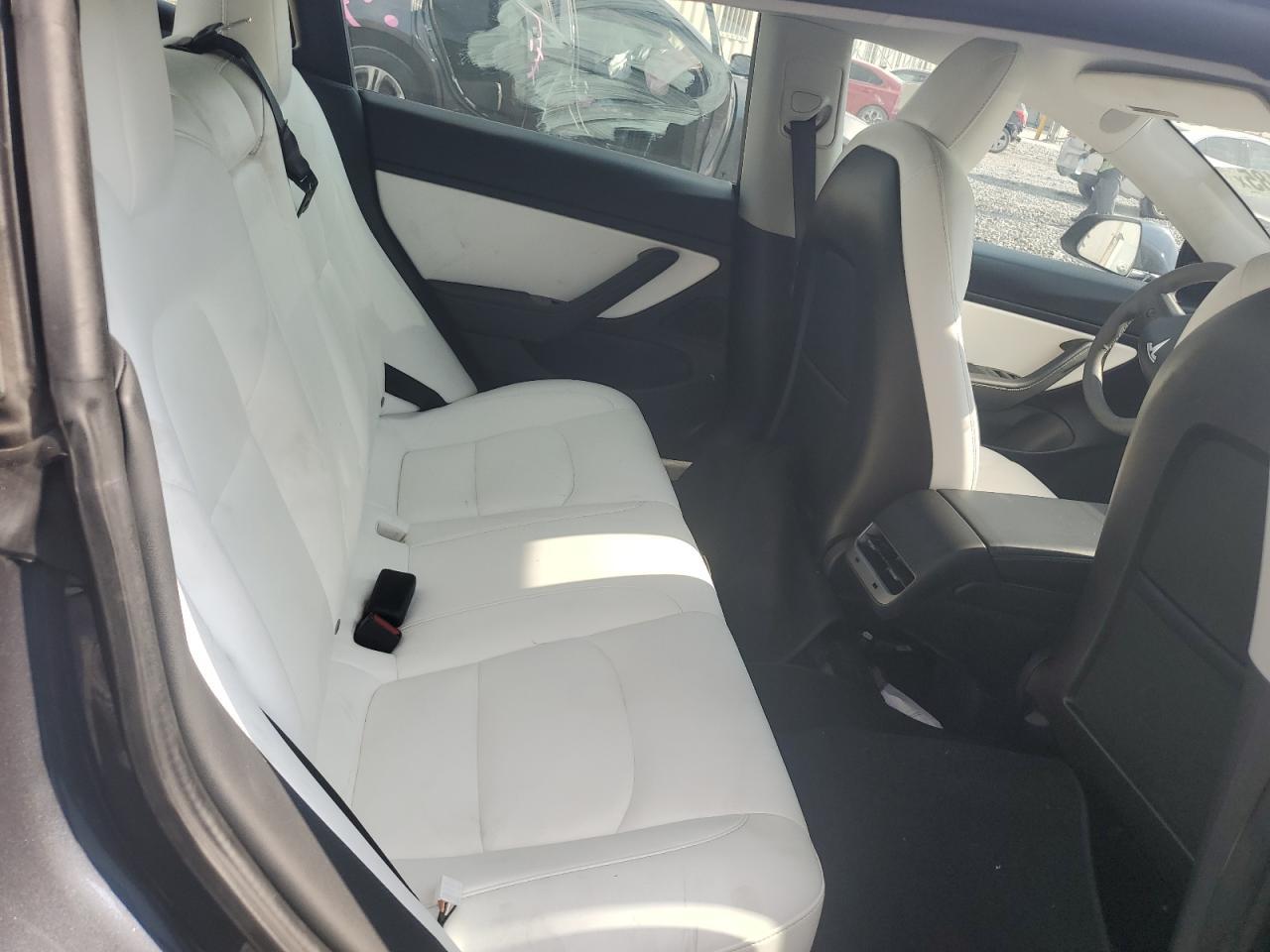 2020 Tesla Model 3 - zdjęcie 10
