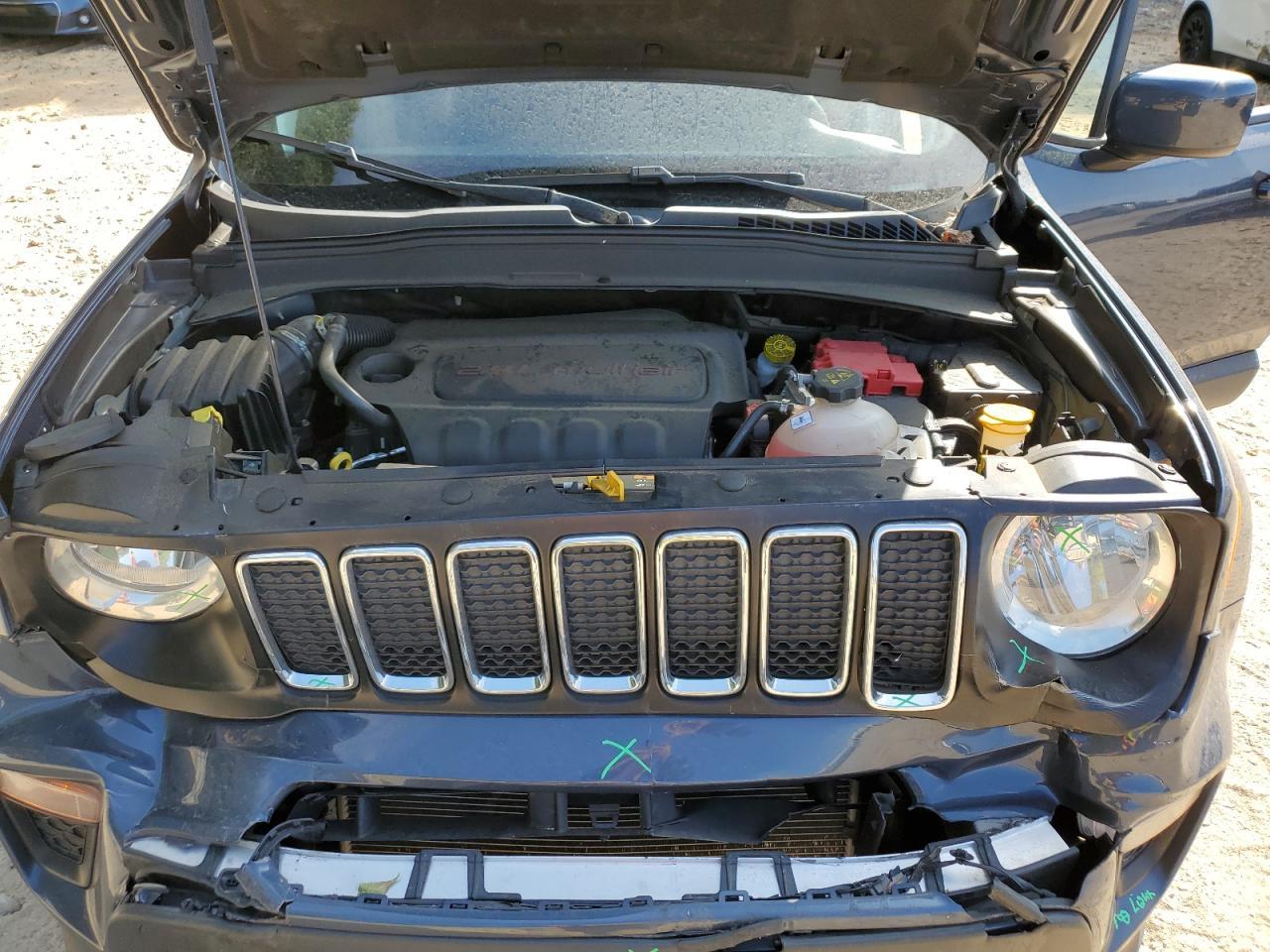 2020 Jeep Renegade Latitude - zdjęcie 12