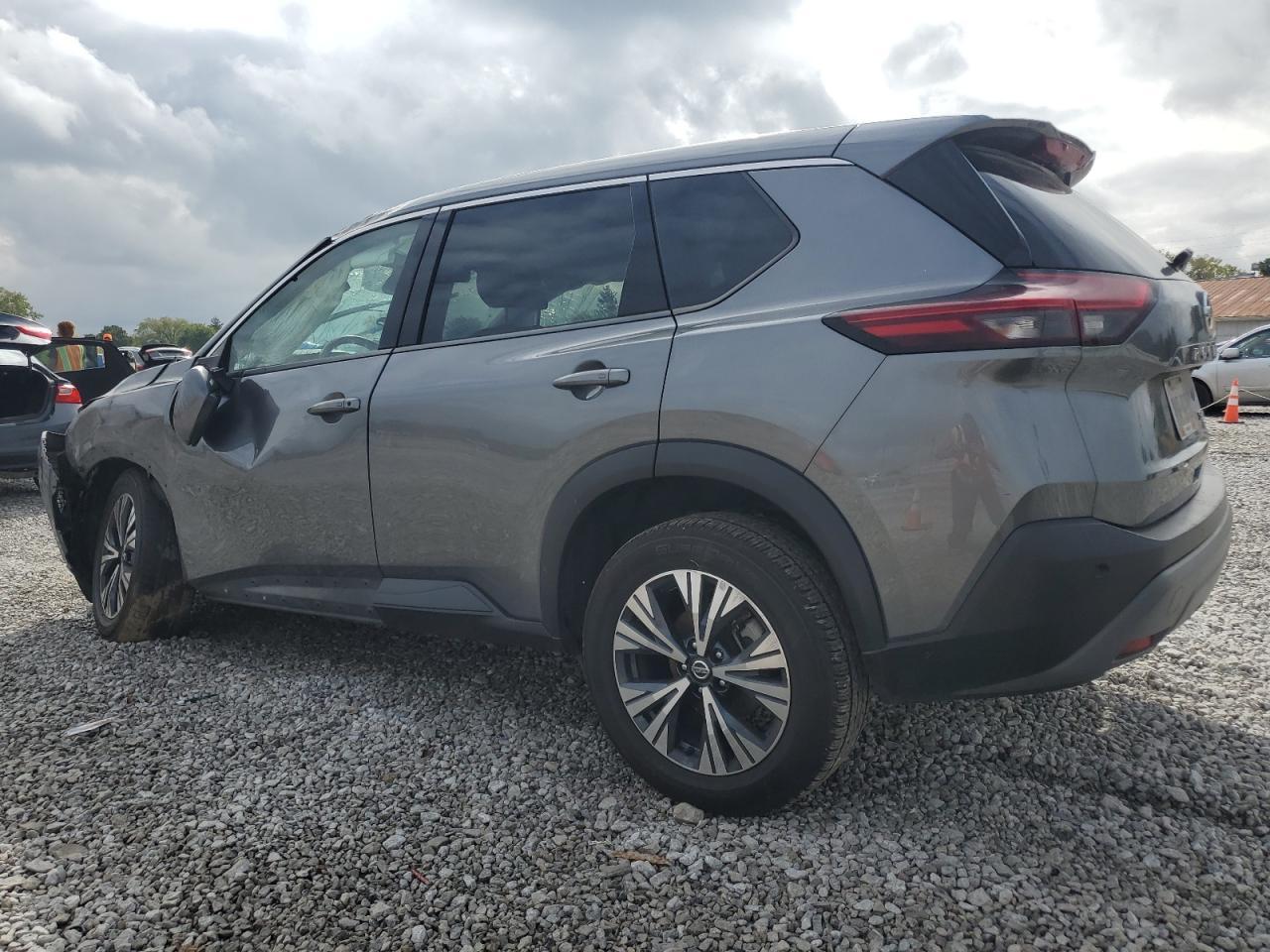2021 Nissan Rogue - zdjęcie 2