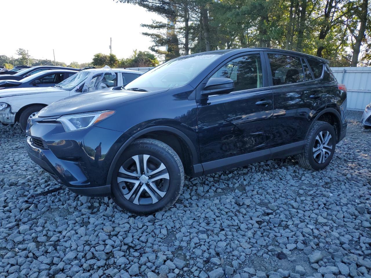 2018 Toyota Rav4 Le - zdjęcie główne