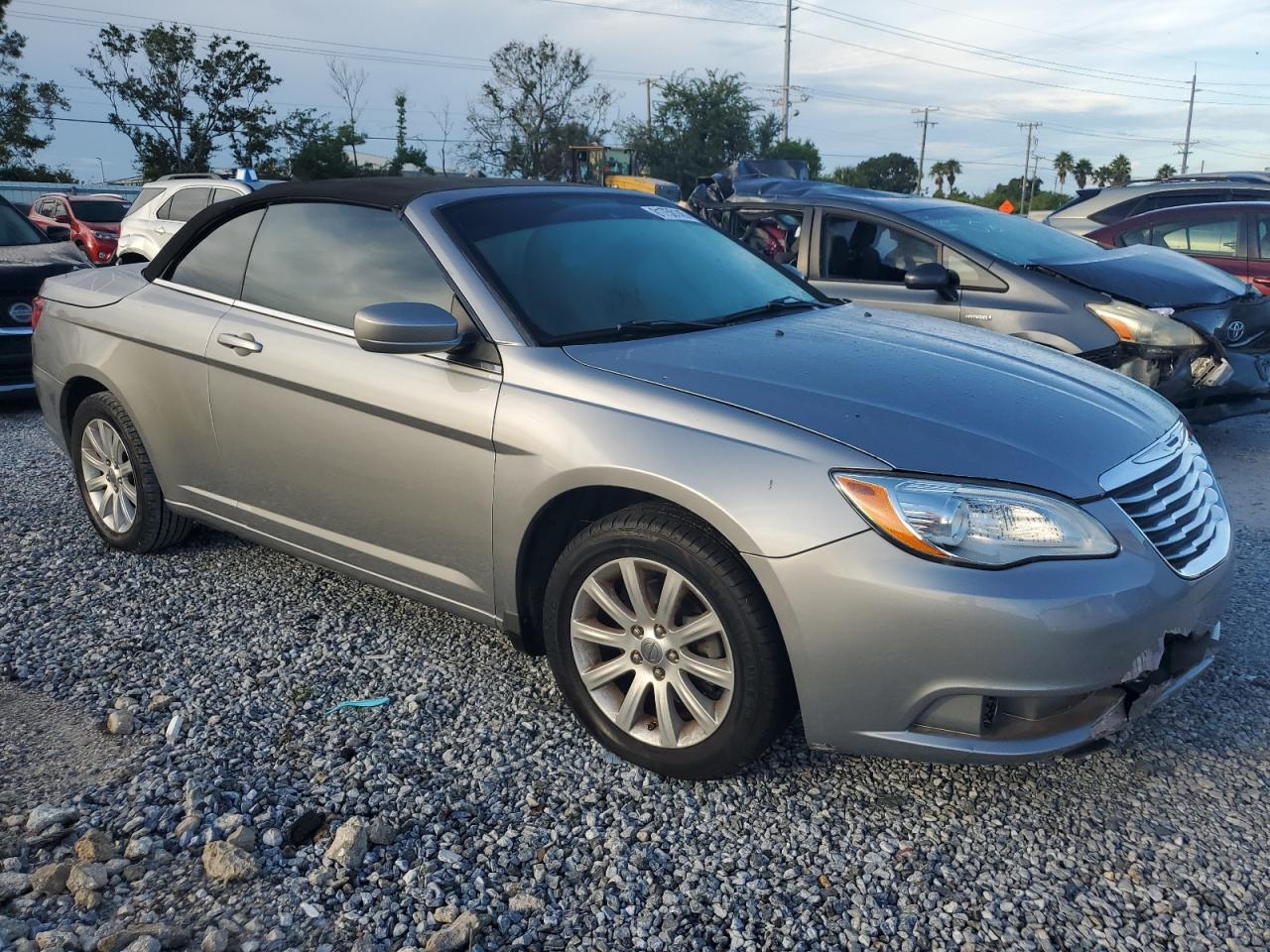 2014 Chrysler 200 - zdjęcie 4