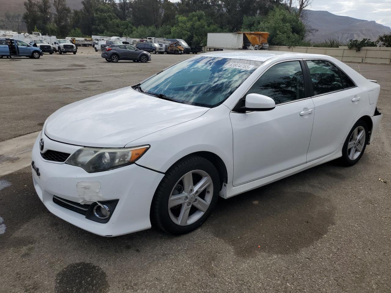 2014 Toyota Camry L - zdjęcie główne