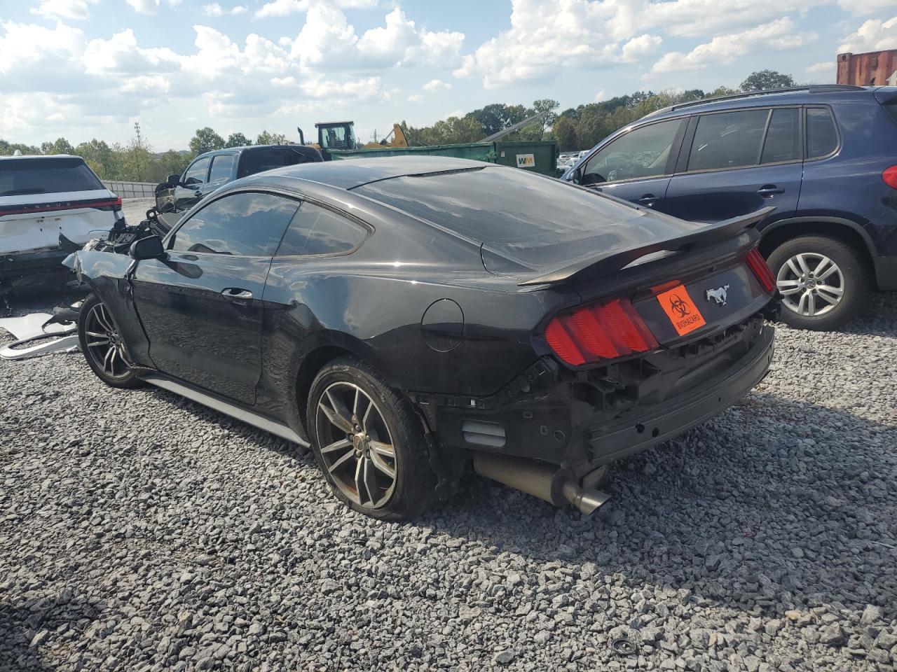 2017 Ford Mustang - zdjęcie 2