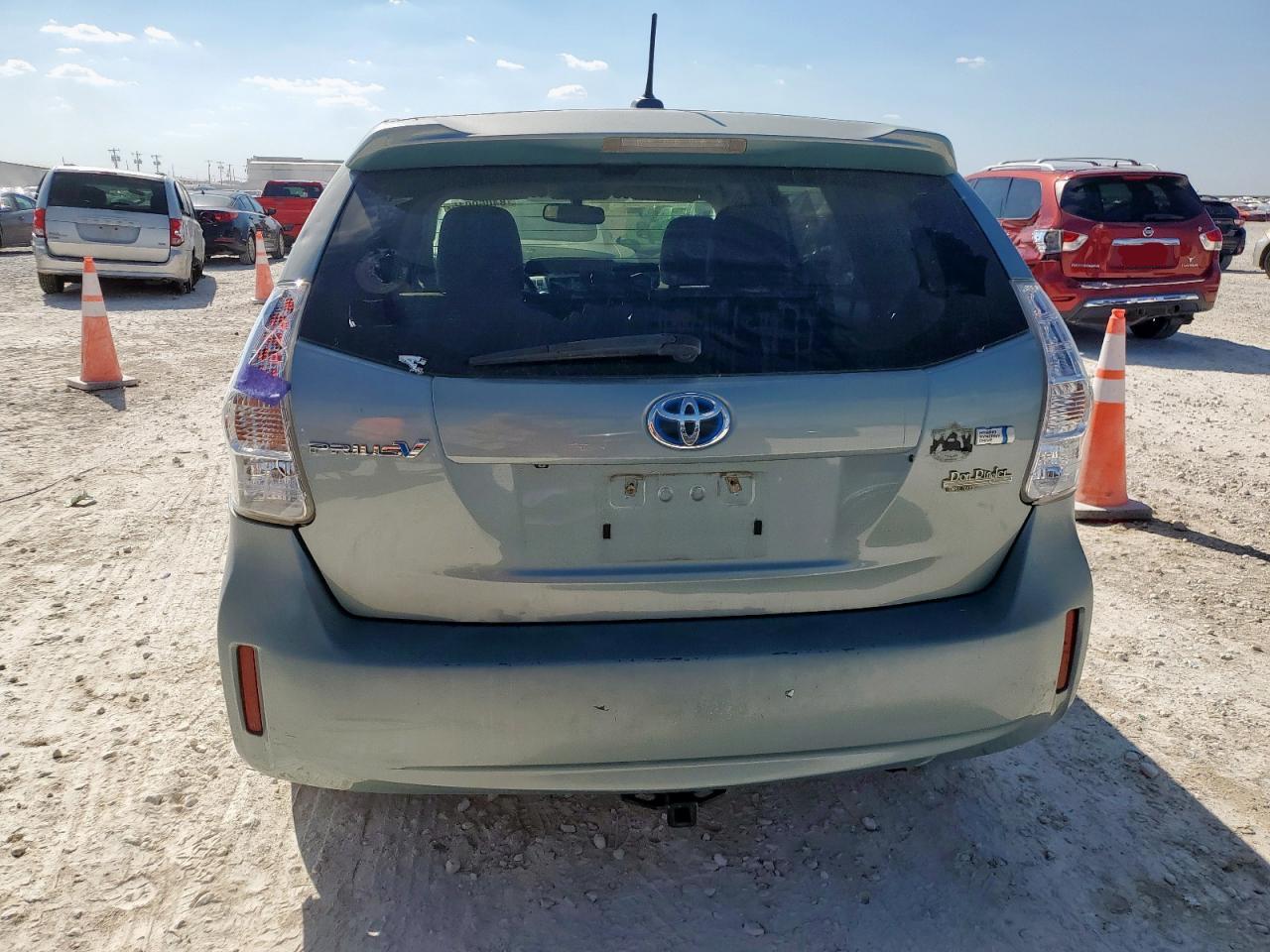 2013 Toyota Prius V - zdjęcie 6